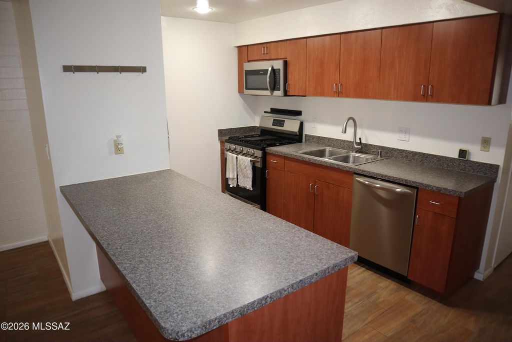 2525 N Alvernon Way Unit F2, Tucson, AZ 85712