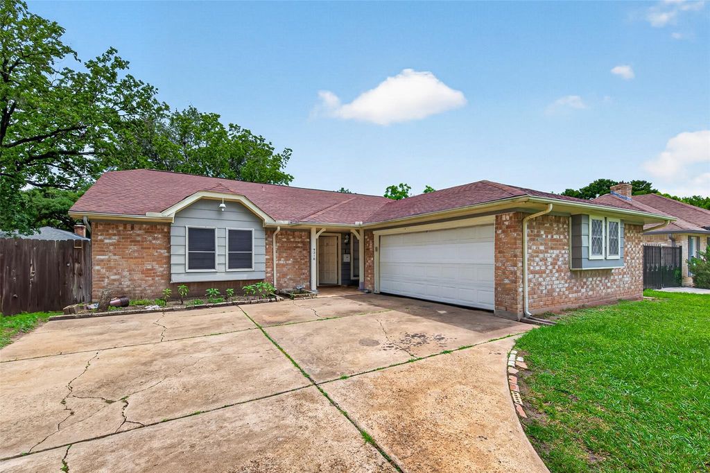 9318 Benning Drive, Houston, TX 77031