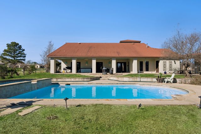 612 Private Road 7005, Edgewood, TX 75117