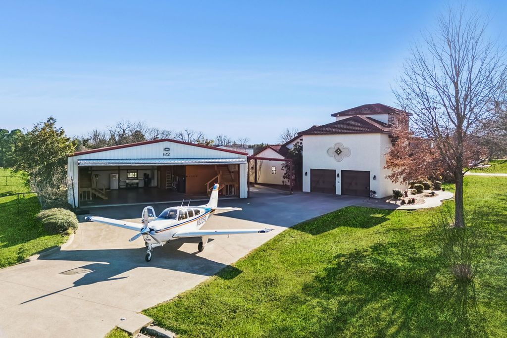 612 Private Road 7005, Edgewood, TX 75117