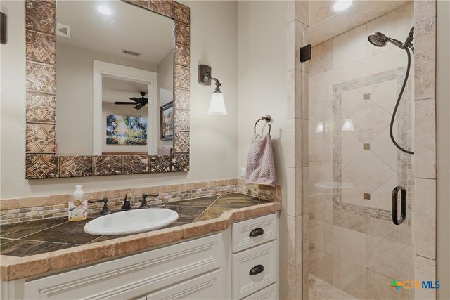 100 Morgan Cove, Burnet, TX 78611