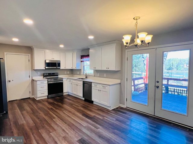 436 THOMPSON CIR, Colonial Beach, VA 22443