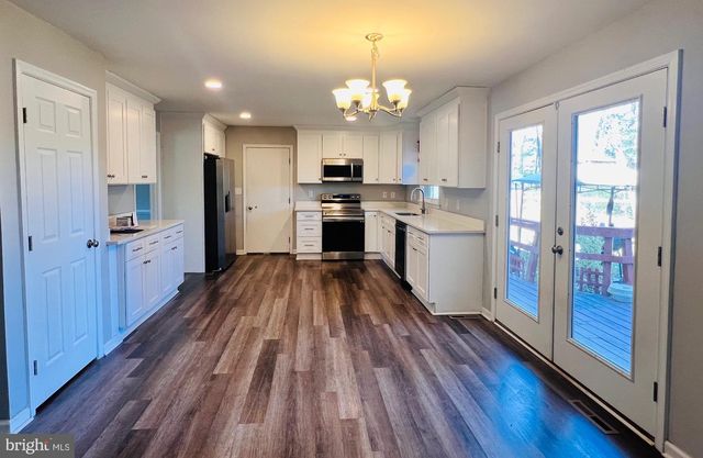 436 THOMPSON CIR, Colonial Beach, VA 22443