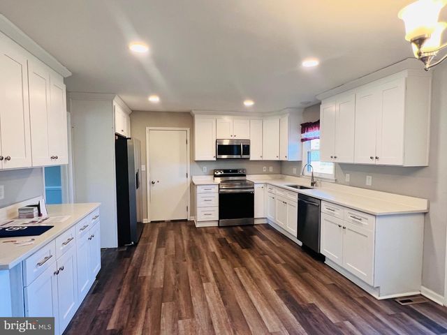 436 THOMPSON CIR, Colonial Beach, VA 22443