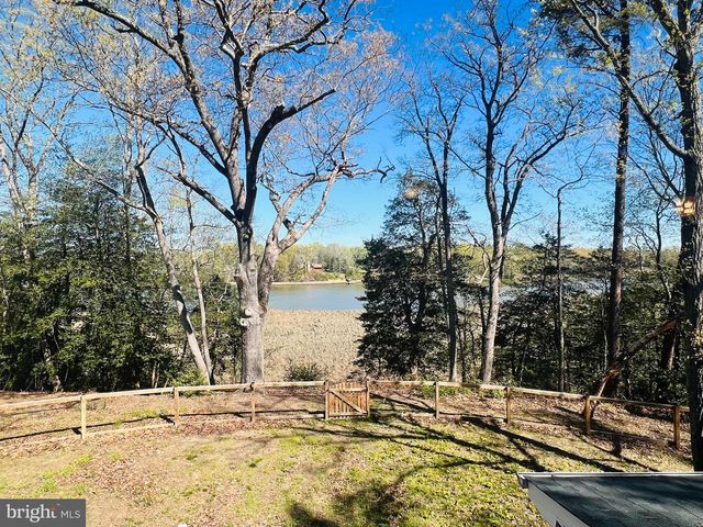 436 THOMPSON CIR, Colonial Beach, VA 22443