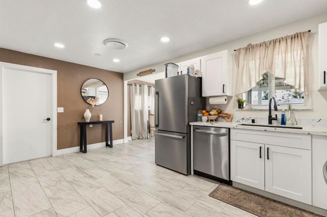 1984 15th St, Olivehurst, CA 95961