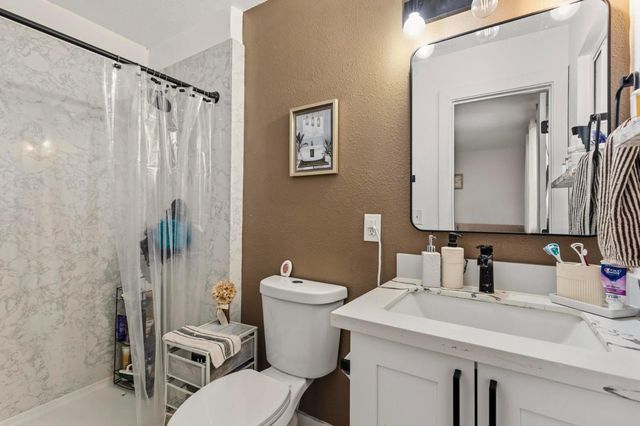 1984 15th St, Olivehurst, CA 95961