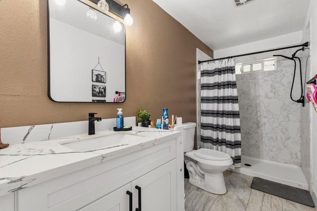 1984 15th St, Olivehurst, CA 95961