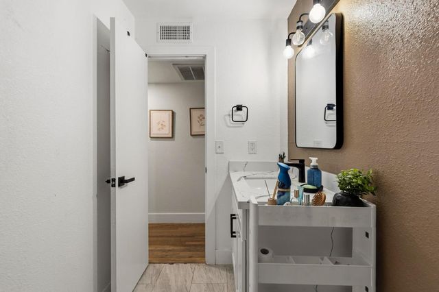 1984 15th St, Olivehurst, CA 95961