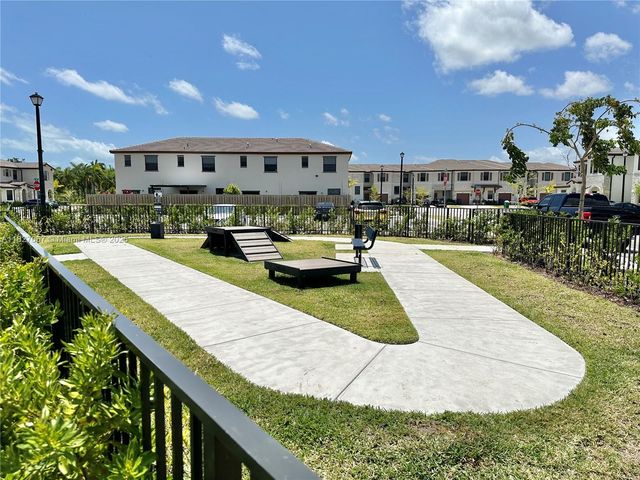 10049 SW 228th Ter, Miami, FL 33190