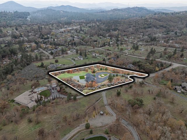 182 Blue Chip Lane, Grants Pass, OR 97527