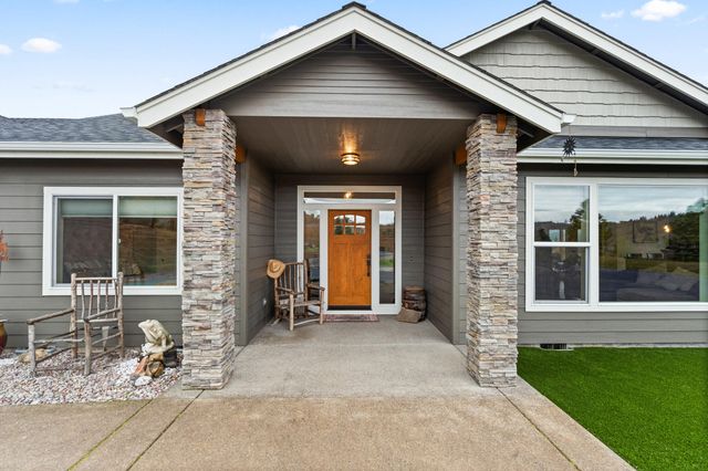 182 Blue Chip Lane, Grants Pass, OR 97527