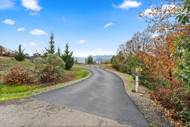 182 Blue Chip Lane, Grants Pass, OR 97527