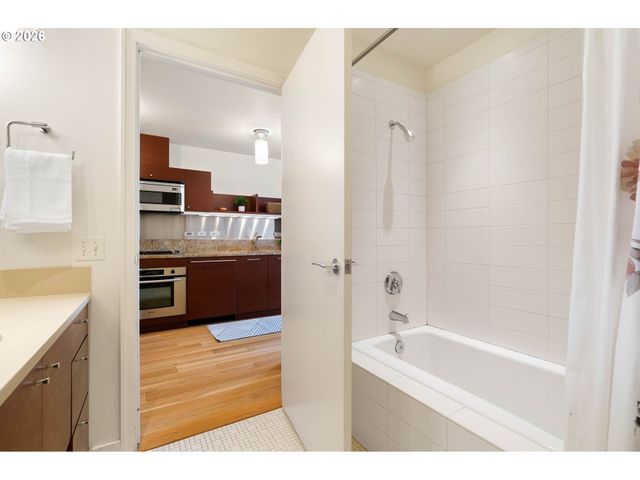 3601 S RIVER Pkwy, Portland, OR 97239