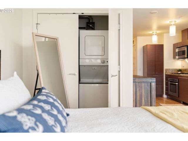 3601 S RIVER Pkwy, Portland, OR 97239