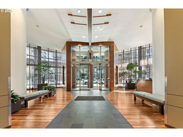 3601 S RIVER Pkwy, Portland, OR 97239