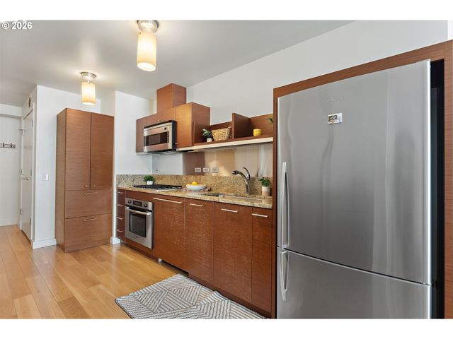 3601 S RIVER Pkwy, Portland, OR 97239