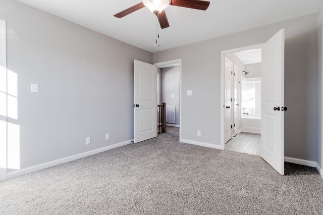923 Oak Ln, Clarksville, TN 37040