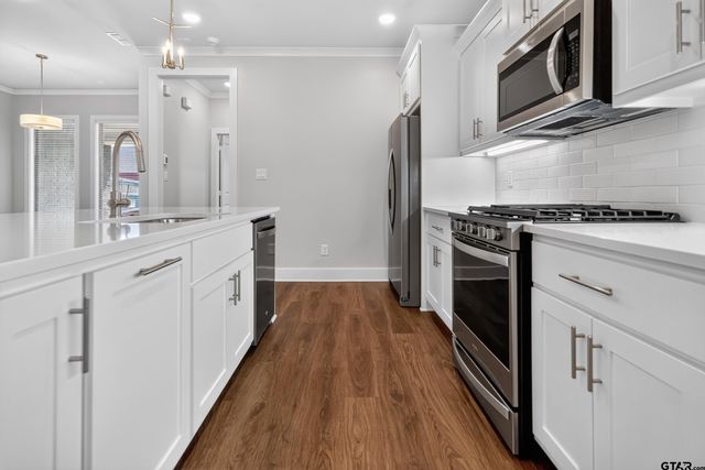 7012 Hillside Ave, Tyler, TX 75707