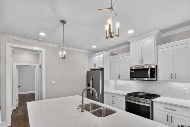 7012 Hillside Ave, Tyler, TX 75707