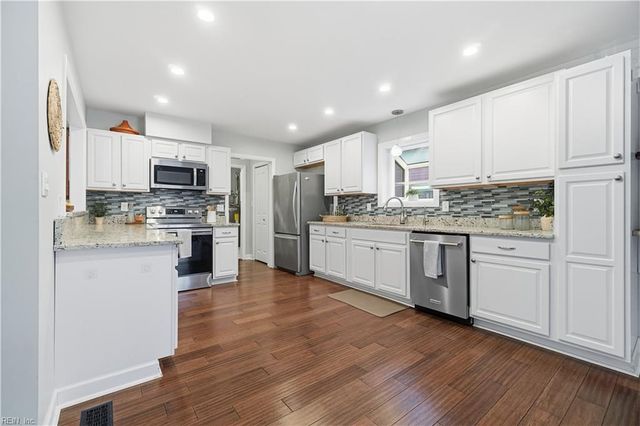 993 Kela CRES, Virginia Beach, VA 23451