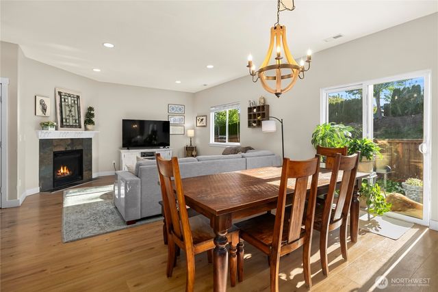 27669 256th Place SE, Maple Valley, WA 98038