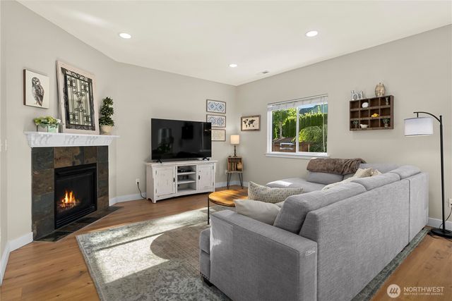27669 256th Place SE, Maple Valley, WA 98038