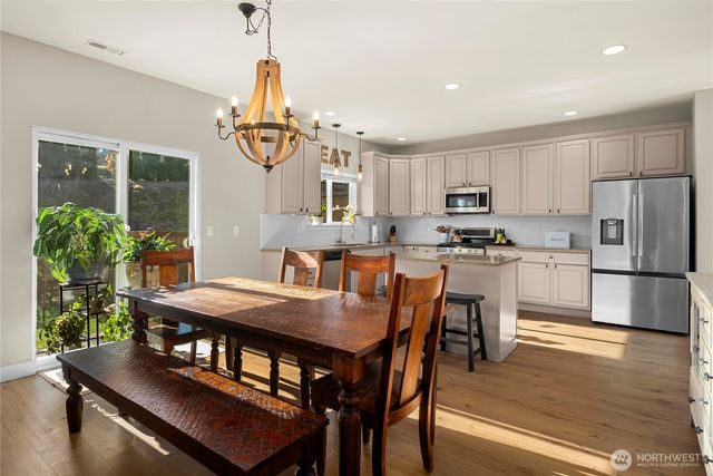 27669 256th Place SE, Maple Valley, WA 98038