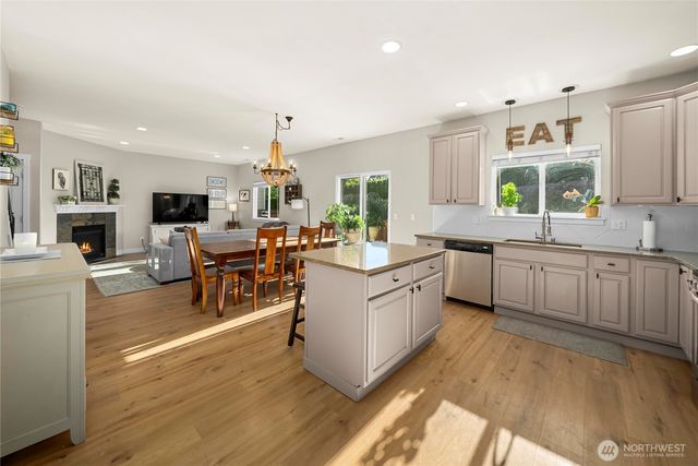 27669 256th Place SE, Maple Valley, WA 98038