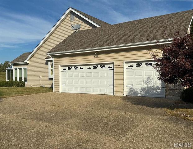 74 W Meath Ring, Weldon Spring, MO 63304