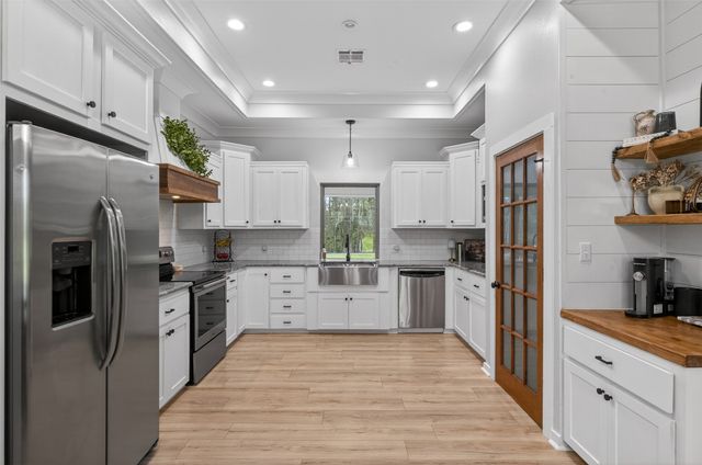 564 Middleton Road, Stonewall, LA 71078