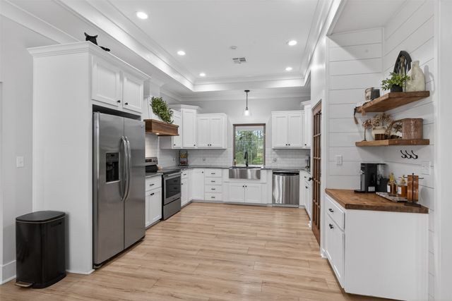 564 Middleton Road, Stonewall, LA 71078