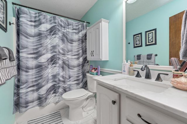 703 S Todd Cir, Wichita, KS 67207