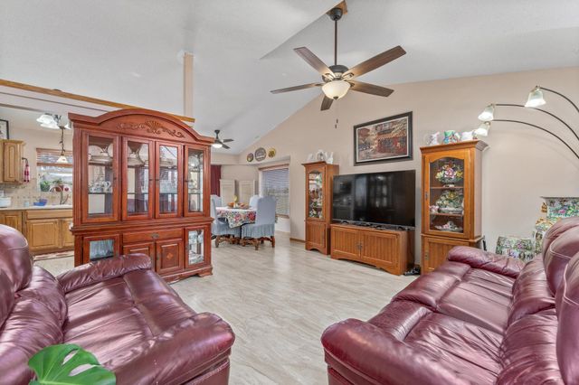 703 S Todd Cir, Wichita, KS 67207