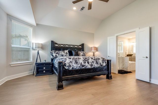 8515 Pier Cove Drive, Cypress, TX 77433