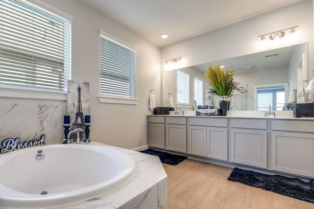 8515 Pier Cove Drive, Cypress, TX 77433