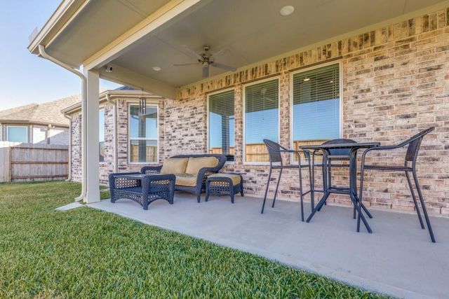 8515 Pier Cove Drive, Cypress, TX 77433