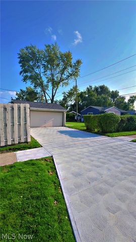 307 Rowan Drive, Berea, OH 44017