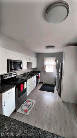 307 Rowan Drive, Berea, OH 44017