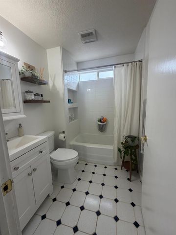 5712 E Jahant Rd, Galt, CA 95632