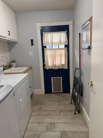 5712 E Jahant Rd, Galt, CA 95632