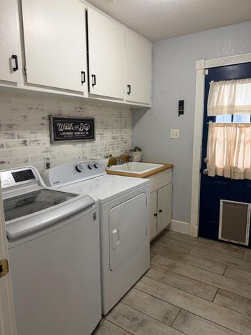 5712 E Jahant Rd, Galt, CA 95632