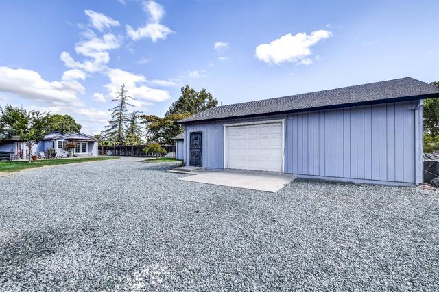 5712 E Jahant Rd, Galt, CA 95632