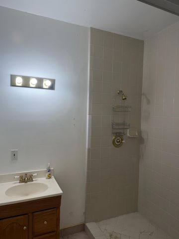 5712 E Jahant Rd, Galt, CA 95632