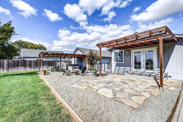 5712 E Jahant Rd, Galt, CA 95632