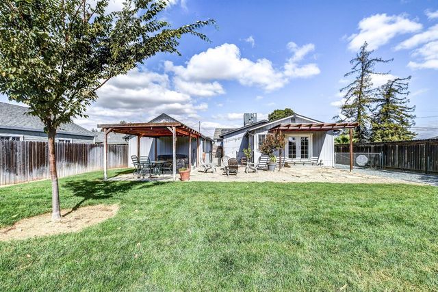 5712 E Jahant Rd, Galt, CA 95632