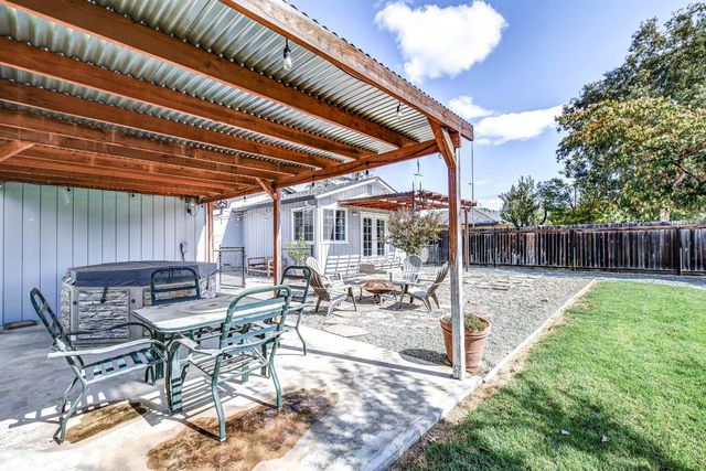 5712 E Jahant Rd, Galt, CA 95632