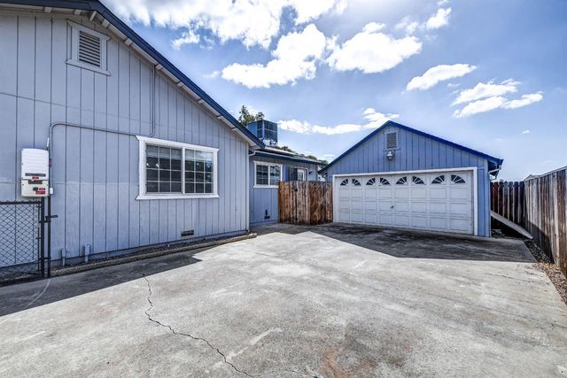 5712 E Jahant Rd, Galt, CA 95632