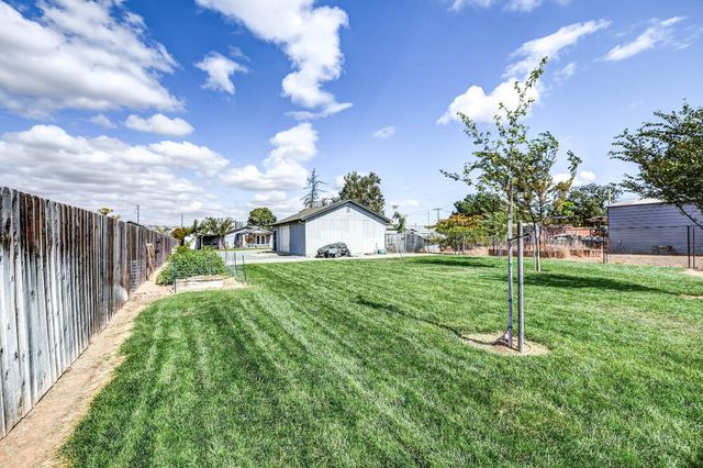 5712 E Jahant Rd, Galt, CA 95632