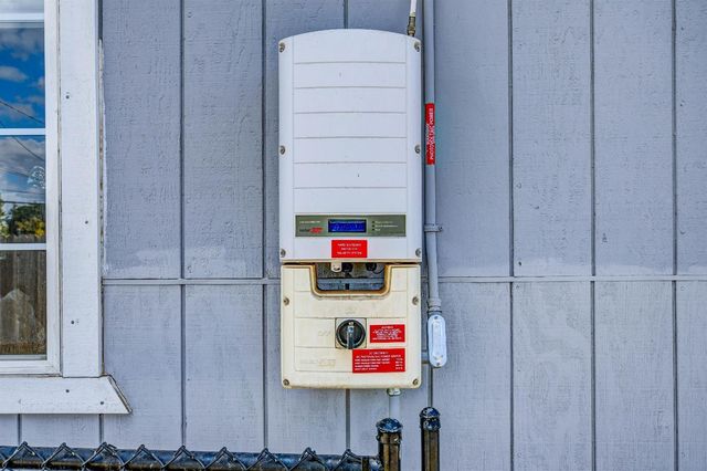 5712 E Jahant Rd, Galt, CA 95632